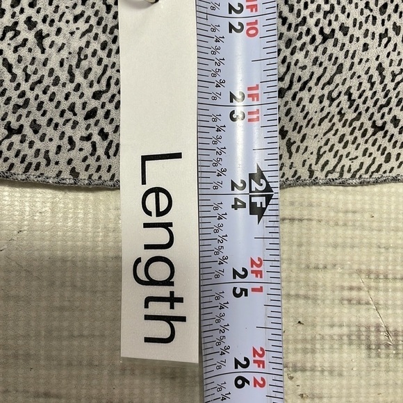 CAbi Tank Top Blouse Flutter 5359 White Black Small - Picture 10 of 12